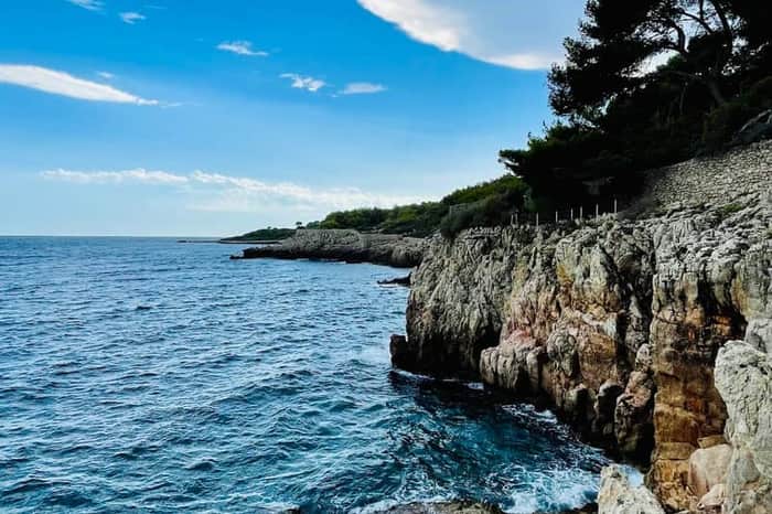 Sentier du Littoral coves (Tirepoil)