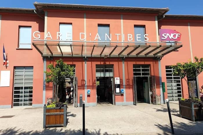 TER coastal line to Cannes and Nice