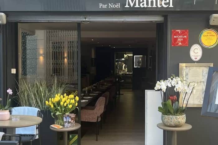 Le Mantel