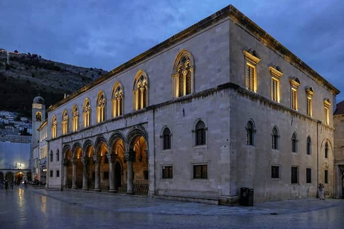 Rector's Palace Garden & Old Harbour Walk