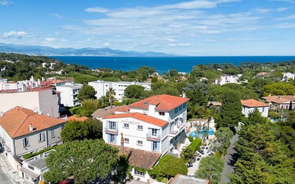 Hôtel Beau Site - Cap d'Antibes: Se admiten gatos hotel in Antibes