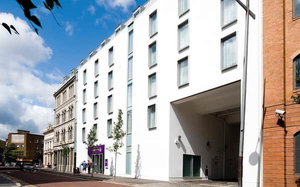 Premier Inn Belfast City Cathedral Quarter: Chats acceptés hotel in Belfast