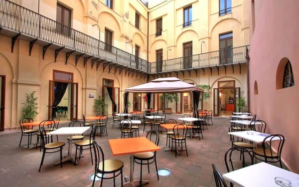 Hostel Marina: Chats acceptés hotel in Cagliari