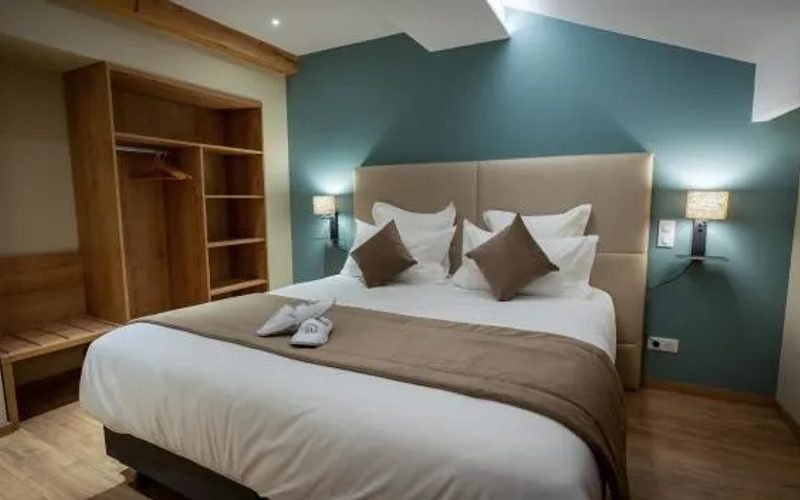 SERENITY Colmar - Gîtes de Prestige 4 et 5 étoiles - 2, 4 et 6 personnes- Centre Historique: Cat-friendly hotel in Colmar