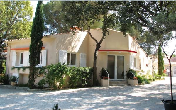 Hôtel Athéna: Acceso a la playa hotel in Fréjus