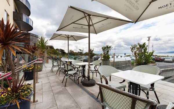Salthill Hotel: Beach Access hotel in Galway
