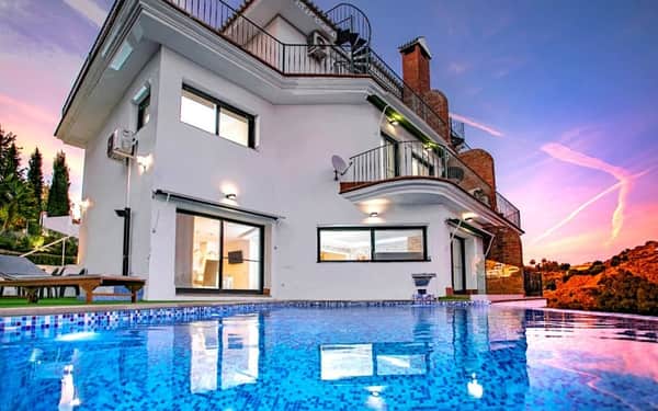Happyplace Malaga - Villa with Panoramic Sea View Heated Infinity Saltwater Pool