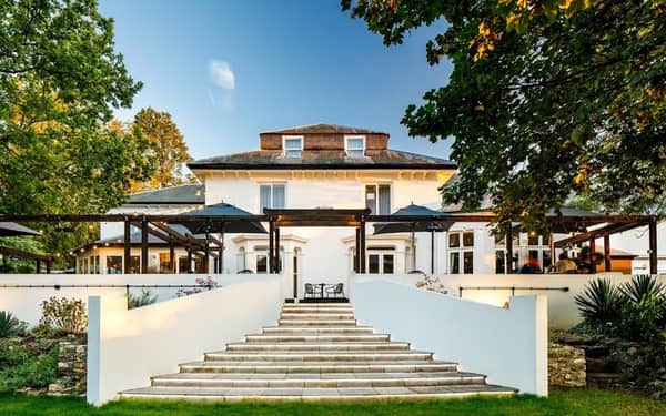 Mercure Oxford Hawkwell House Hotel: Cat-friendly hotel in Oxford