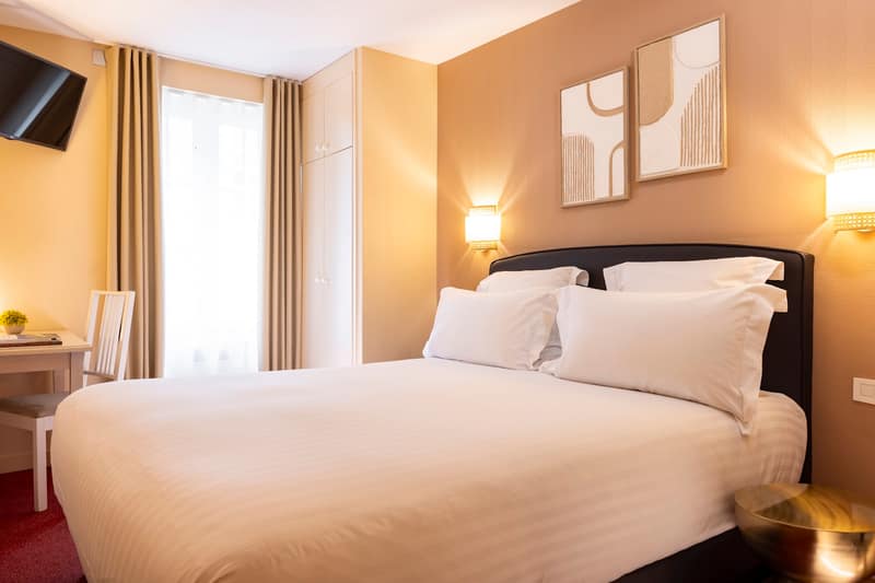 Hôtel Le Nautilus: Accès à la plage hotel in Saint-Malo