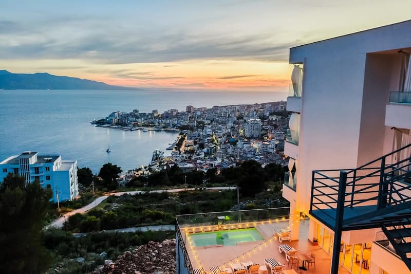 Sunset Shoreline Saranda: Beach Access hotel in Saranda