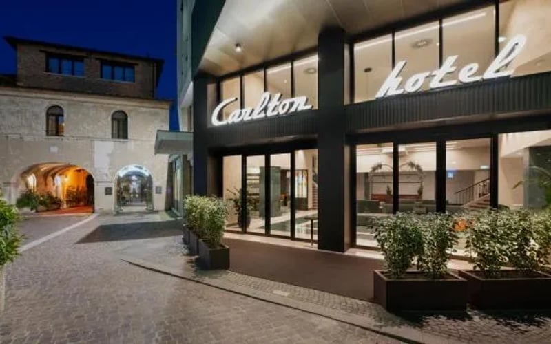 Hotel Carlton: Se admiten gatos hotel in Treviso