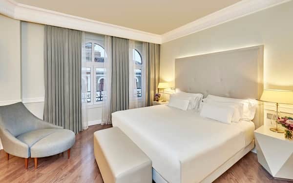 NH Collection Gran Hotel de Zaragoza: Se admiten gatos hotel in Zaragoza